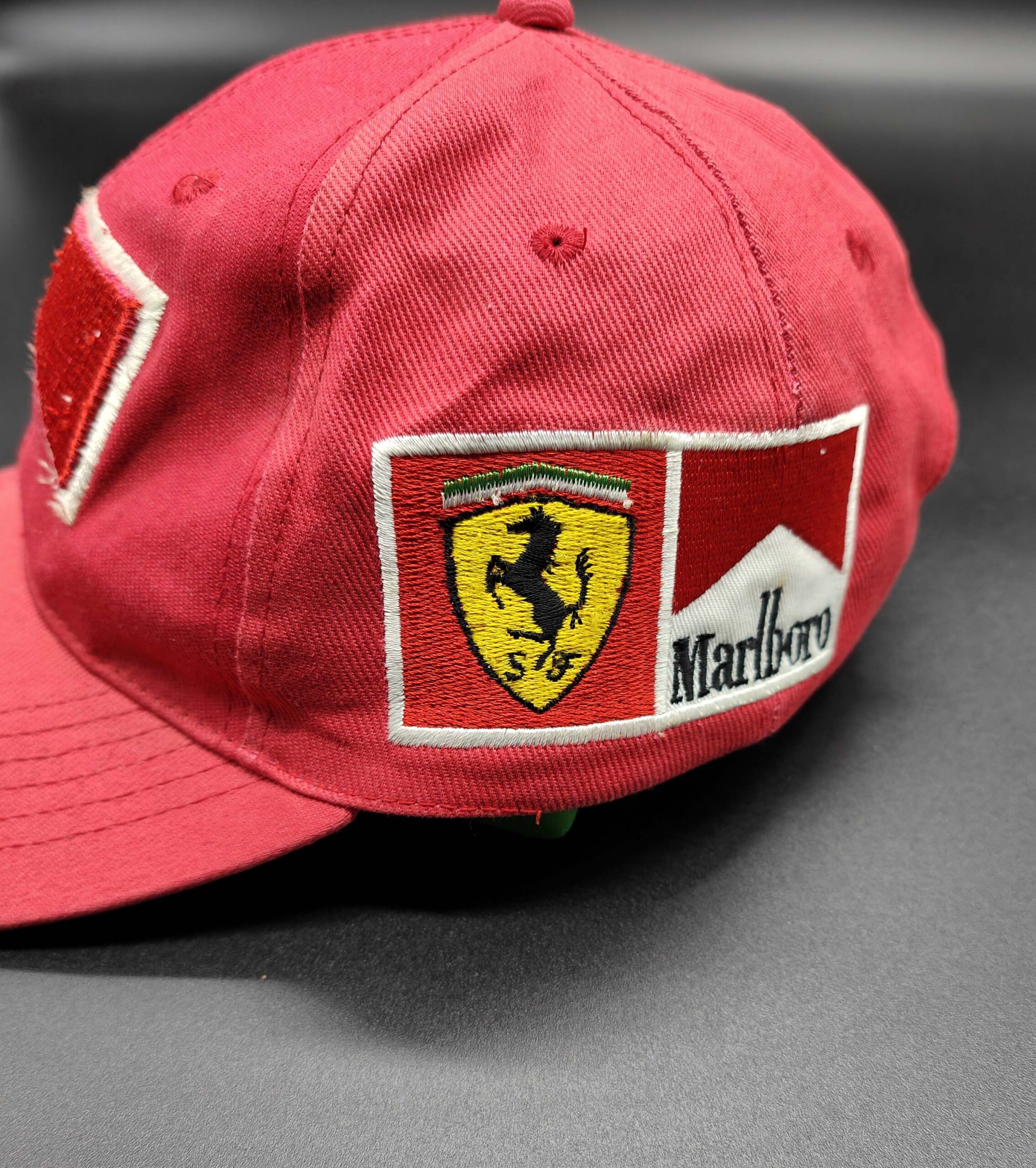 Ferrari cappellino Marlboro 2000 50 anni